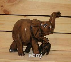 Figurine D'éléphant De Bois Sculptée À La Main