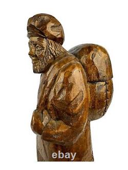 Figurine Sculptée à la Main de l'Artiste Folk Canadien Gaston Turcotte Signée, Manque un Bâton
