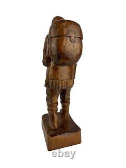 Figurine Sculptée à la Main de l'Artiste Folk Canadien Gaston Turcotte Signée, Manque un Bâton