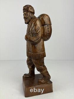 Figurine Sculptée à la Main de l'Artiste Folk Canadien Gaston Turcotte Signée, Manque un Bâton