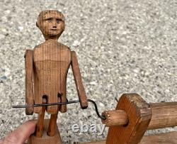 Figurine d'homme en bois sculpté de tourniquet antique, art populaire des années 1920-1940
