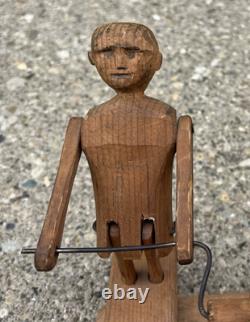 Figurine d'homme en bois sculpté de tourniquet antique, art populaire des années 1920-1940