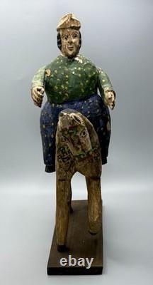 Figurine de cavalier en bois sculpté et peint, art populaire guatémaltèque vintage, 17 pouces