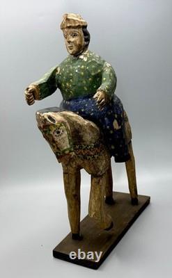 Figurine de cavalier en bois sculpté et peint, art populaire guatémaltèque vintage, 17 pouces