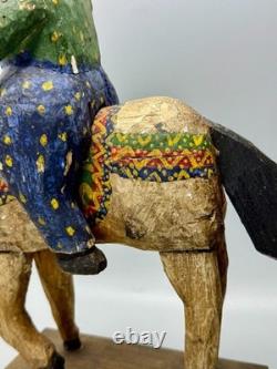 Figurine de cavalier en bois sculpté et peint, art populaire guatémaltèque vintage, 17 pouces