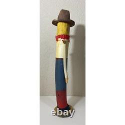 Figurine de cowboy en bois sculpté vintage art populaire bottes chapeau bandana Americana Western
