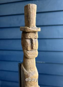 Figurine de danse antique en bois sculpture d'art populaire vers 1930 haute avec support
