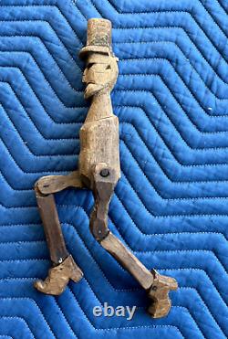 Figurine de danse antique en bois sculpture d'art populaire vers 1930 haute avec support