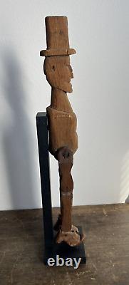 Figurine de danse antique en bois sculpture d'art populaire vers 1930 haute avec support