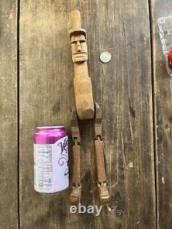 Figurine de danse antique en bois sculpture d'art populaire vers 1930 haute avec support