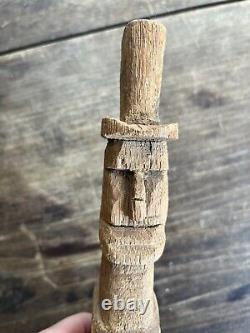 Figurine de danse antique en bois sculpture d'art populaire vers 1930 haute avec support