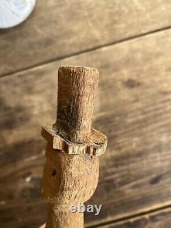 Figurine de danse antique en bois sculpture d'art populaire vers 1930 haute avec support