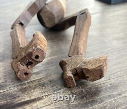 Figurine de danse antique en bois sculpture d'art populaire vers 1930 haute avec support