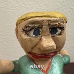 Figurine de femme en bois peint sculptée à la main vintage, poupée d’art populaire, figurine primitive