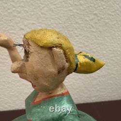 Figurine de femme en bois peint sculptée à la main vintage, poupée d’art populaire, figurine primitive