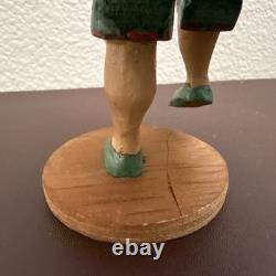 Figurine de femme en bois peint sculptée à la main vintage, poupée d’art populaire, figurine primitive