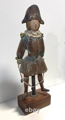 Figurine en bois sculpté de bouffon de cour d’art populaire italien vintage Sarreid Ltd.