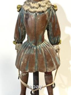 Figurine en bois sculpté de bouffon de cour d’art populaire italien vintage Sarreid Ltd.