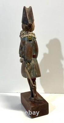 Figurine en bois sculpté de bouffon de cour d’art populaire italien vintage Sarreid Ltd.