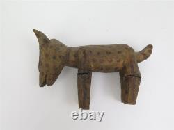 Figurine en bois sculptée d'art folklorique vintage, chien, 8,5 pouces de long x 5,5 pouces de haut