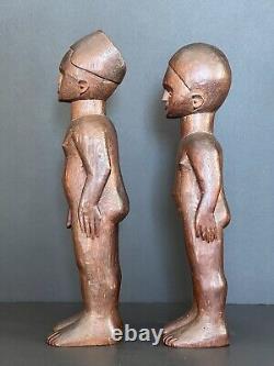 Figurines d'ancêtres (Vintage, 20ème siècle) Art populaire en bois vendues par paire