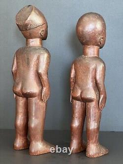 Figurines d'ancêtres (Vintage, 20ème siècle) Art populaire en bois vendues par paire