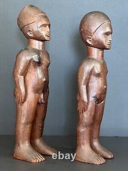 Figurines d'ancêtres (Vintage, 20ème siècle) Art populaire en bois vendues par paire