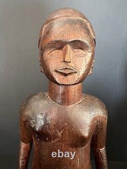 Figurines d'ancêtres (Vintage, 20ème siècle) Art populaire en bois vendues par paire
