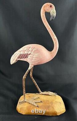 Flamant rose en bois sculpté à la main, art populaire vintage, signé