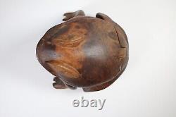 Frog en bois folklorique antique sculptée à la main avec couvercle