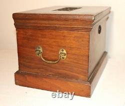 Grand Antique Des Années 1800 Fait Main En Laiton Sculpté Folk Art Boîte Coffre De Stockage Cercueil