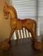 Grand Grand Cheval Antique En Bois Sculpt&eacute; &agrave; La Main, 16 Pouces De Haut, Selle Rouge Et R&ecirc;nes, D&eacute;coration D&rsquo;art Populaire