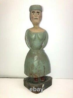 Grande Figure D’art Populaire 15 Sculptée Et Peinte D’une Femme