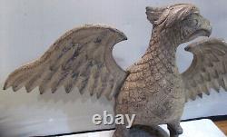 Grande et impressionnante sculpture sur bois d'un aigle d'art populaire de style vintage Wilhelm Schimmel
