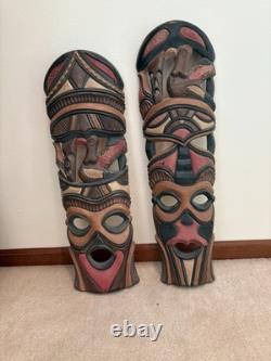 Grande paire de masques tribaux sud-africains vintage en bois sculpté à la main, 28 et 26, art populaire