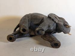 Grande sculpture en bois massif texturée d'éléphant 19 pouces sculptée à la main, art populaire vintage