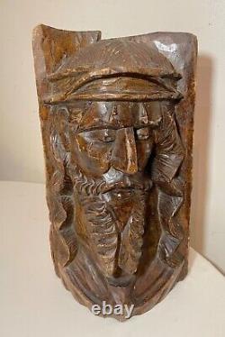 Grande sculpture religieuse en bois sculpté à la main de Jésus-Christ dans un style folklorique antique