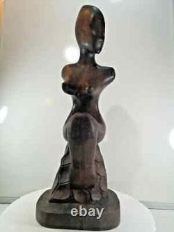 Grande statue vintage en bois massif sculptée à la main de dame nue en art populaire