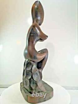 Grande statue vintage en bois massif sculptée à la main de dame nue en art populaire