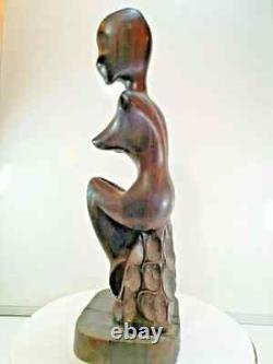 Grande statue vintage en bois massif sculptée à la main de dame nue en art populaire