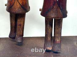 Jouet de trapèze pour enfants en art populaire américain, sculpté à la main et ancien