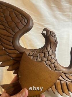 L'ancien Eagle Patriotique En Bois Sculpté Signé Joe Wye Art Folklorique Style Bellamy