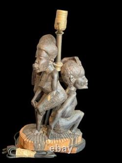 Lampe en bois sculpté à la main vintage d'art populaire tribal africain pour 3 personnes/figures 17 x 8