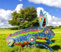 Lapin Grand Alebrije Oaxaquénen Sculpture en Bois de Copal Multicolore Art de Pedro Ramirez