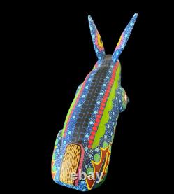 Lapin Grand Alebrije Oaxaquénen Sculpture en Bois de Copal Multicolore Art de Pedro Ramirez