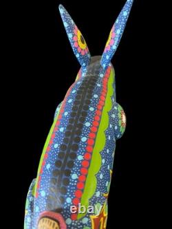 Lapin Grand Alebrije Oaxaquénen Sculpture en Bois de Copal Multicolore Art de Pedro Ramirez