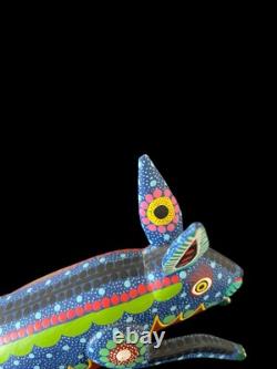 Lapin Grand Alebrije Oaxaquénen Sculpture en Bois de Copal Multicolore Art de Pedro Ramirez