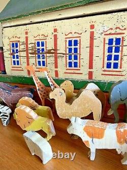 Lg Antique Folk Art L'arche De Noah Avec Des Animaux Sculptés À La Main Naive 19th Century Toy