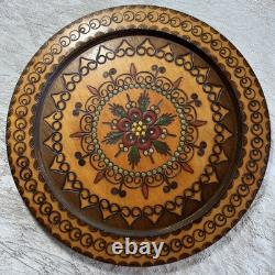 Lot 9 Pologne Assiette en Bois Sculptée et Gravée Art Populaire 6.5 8.5 11 de Largeur