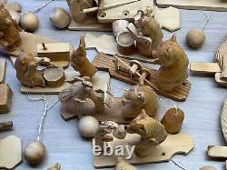 Lot de 30 ours en bois sculptés à la main vintage, jouets en mouvement de l'art populaire russe